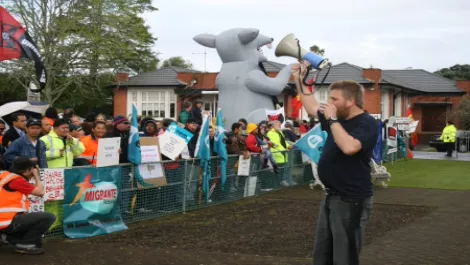 Union pickets Telecom AGM, customers face delays