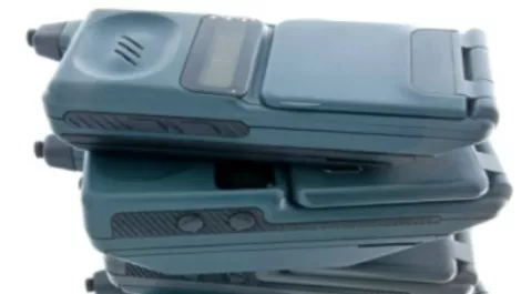 Dead phones raise millions for Starship