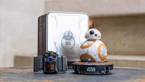 Hands-on review with the Star Wars Force Band Sphero BB-8 unit