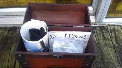 Unboxing the media kit treasure chest for Sea of Thieves