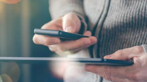 Smartphones, the necessity that costs Aussies $9 billion per year