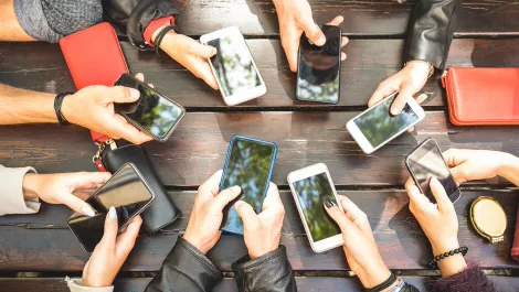 To bezel or notch to bezel - the evolution of smartphones