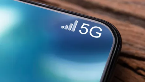 Mobile vendors scramble as handset market transitions to 5G